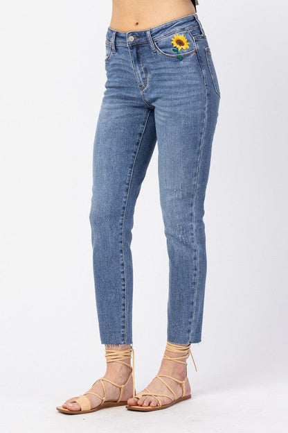 THE HI-RISE RELAXED FIT JUDY BLUES